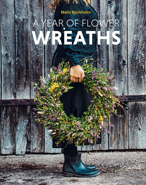 A Year of Flower Wreaths - Hardback