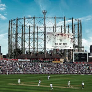 The Oval - Paperback